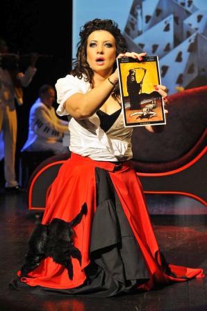 [VIDEO]: W Kaliszu na scenie Uniwersytetu Adama Mickiewicza ze specjalną dedykacją dla zakochanych odbędzie się Diva For Rent