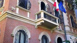 [VIDEO] Polce, poniżonej po raz kolejny przez włoską psycholog i prezesa sądu w Treviso, pomocy udziela za darmo jeden z najsłynniejszych włoskich adwokatów Andrea Coffari. To skutek publikacji Patriot24.net