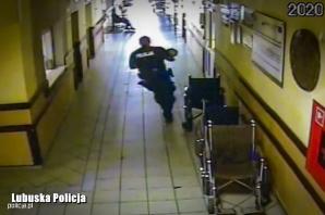 [VIDEO] Dziesięciomiesięczny chłopczyk nie mógł złapać oddechu. Policyjny bieg po życie dziecka