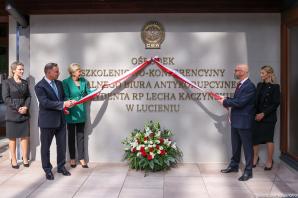 Uroczystość nadania Ośrodkowi Szkoleniowo-Konferencyjnemu CBA w Lucieniu imienia Prezydenta RP Lecha Kaczyńskiego
