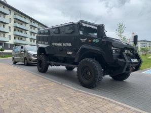 [VIDEO] Kolejny sukces Biura Rutkowski i Policji! Po ujawnieniu monitoringu, zatrzymano dwóch sprawców brutalnego napadu w Suwałkach metodą „na policjanta” i kradzieży miliona złotych! Wciąż poszukiwany jest trzeci sprawca!