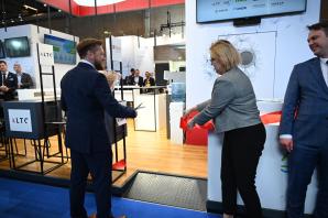 Minister klimatu i środowiska Anna Moskwa o polskiej energetyce wiatrowej na WindEurope w Danii