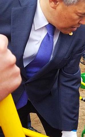 Kazachstan: Polski Dzień Lasu. Ponad 200 drzew z Polski posadzili w Astanie komisarze pawilonów narodowych EXPO 2017 