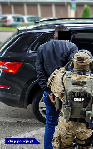 [VIDEO] Rozbity gang nigeryjsko-polski. Zatrzymano obywatela Polski, Ukrainy i 3 Nigeryjczyków. Działali na szkodę niemieckiej firmy