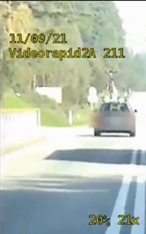 [VIDEO] Wyprzedzanie na skrzyżowaniu w kamerze SPEEDU