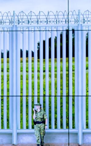 [VIDEO] Minister Mariusz Kamiński przedstawił szczegóły dotyczące budowy zapory na granicy z Białorusią. Rozwiązania są oparte na doświadczeniu innych państw m.in. Stanów Zjednoczonych, Grecji, Hiszpanii czy Węgier