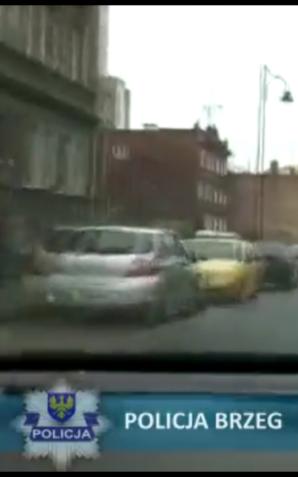  [VIDEO] Pościgi, pościgi. Z narkotykmi i bez uprawnień przez Brzeg. 