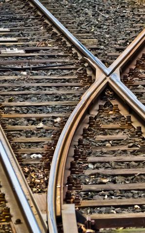 [VIDEO] Dzięki natychmiastowej i prawidłowej akcji policjantów ze Zgorzelca nastolaka nie rzuciła się pod pociąg