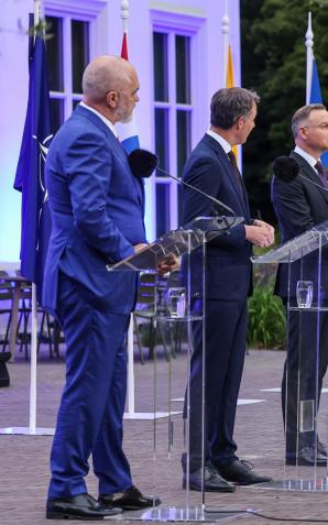 [VIDEO] Kluczowy szczyt NATO: Priorytety Prezydenta Andrzeja Dudy w Hadze rzed spotkaniem w Wilnie