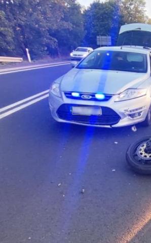 Uciekał na skradzionym motocyklu z tablicami od innego pojazdu z narkotykami i pod ich wpływem