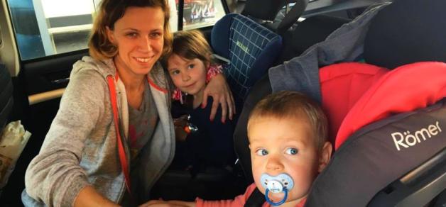 [VIDEO] Ekipa Rutkowskiego pomogła odzyskać wczoraj 2 dzieci ukrywanych w Gdańsku przed matką przez mściwego ojca. Policja, którą ojciec chciał wykorzystać do pomocy, zezwoliła na wyjazd matki i dzieci w asyście radiowozu Rutkowskiego