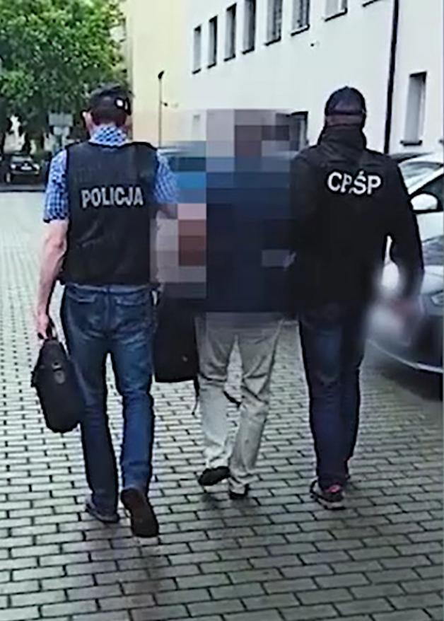 CBŚP zatrzymało 3 podejrzanych o kierowanie zorganizowaną grupą przestępczą. Działalność grupy miała miejsce na terenie Polski, Niemiec i Czech, w latach 2008-2015. 