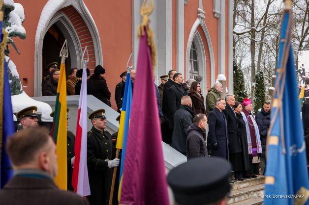 [VIDEO] Na wileńskim Cmentarzu na Rossie Prezydenci Polski i Litwy wzięli udział w uroczystych obchodach 161. rocznicy wybuchu Powstania Styczniowego